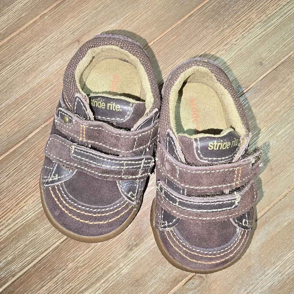 Stride Rite Lil Prescott Brown Suede Leather Baby Shoes‎ Size 2M